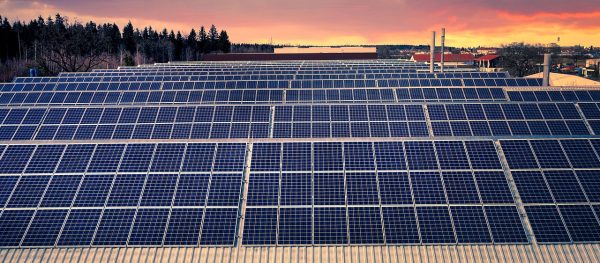 Geração Centralizada movimenta 5,4 GWp em contratos e viabiliza mais de R$ 14,5 bilhões em investimentos, aponta Greener